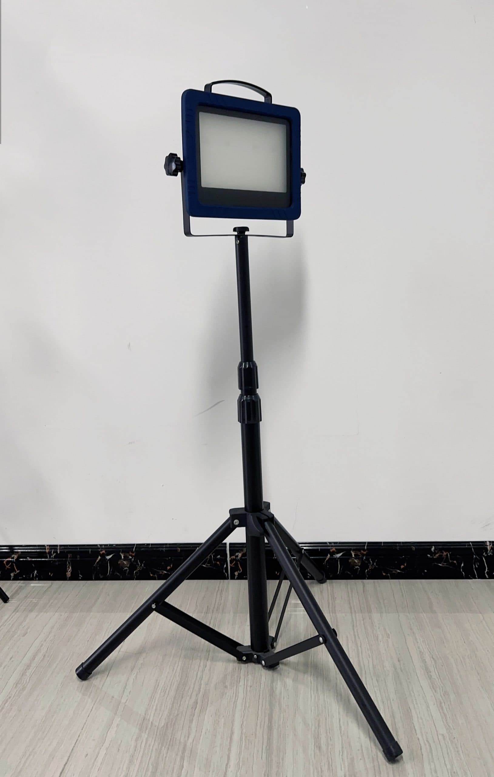 Tripod-2M-BK